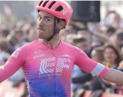 Alberto Bettiol vince il Giro delle Fiandre 