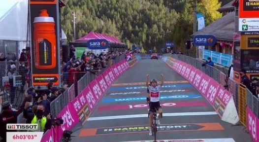 Jay Hindley vince la diciottesima tappa del Giro d'Italia 2020