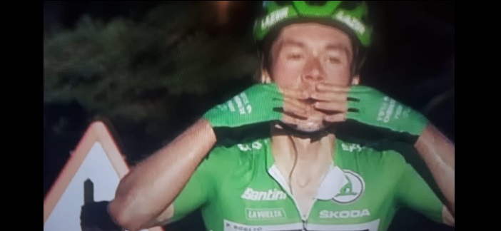 Roglic vince la tappa alla Vuelta