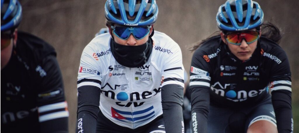 Arlenis Sierra e Yareli Salazar © Roberto Renteria/AR Monex Pro Cycling Teams
