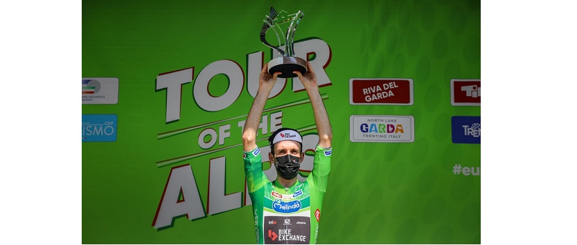 Simon Yates celebrating the overall win at the Tour of the Alps (Credits: Josef Vaishar).