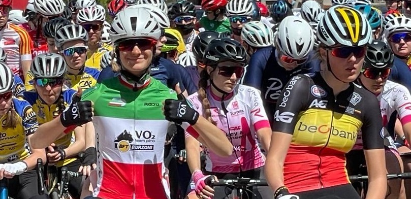 Francesca Barale (VO2 Team Pink) nella corsa francese di Coppa delle Nazioni UCI per Donne Juniores