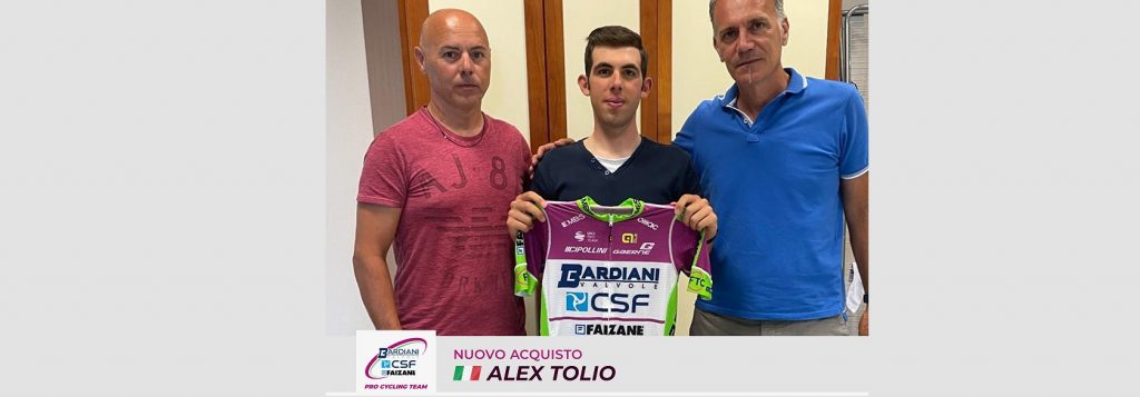 Alex Tolio firma con la Bardiani CSF Faizanè ( Credits Bardiani - CSF - Faizanè & Bettini Photo)