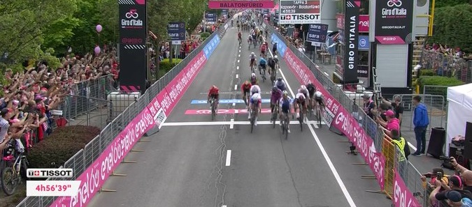Vittoria di Mark Cavendish nella terza tappa del Giro d'Italia 2022