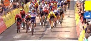 Julian Alaphilippe torna al successo nella seconda tappa del Giro del Delfinato 2023.