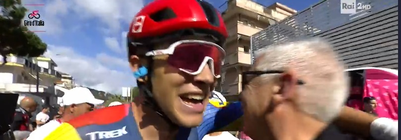 Jonathan Milan conquista la vittoria nella quarta tappa del Giro d’Italia 2024